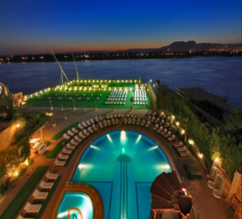 Hotel pool